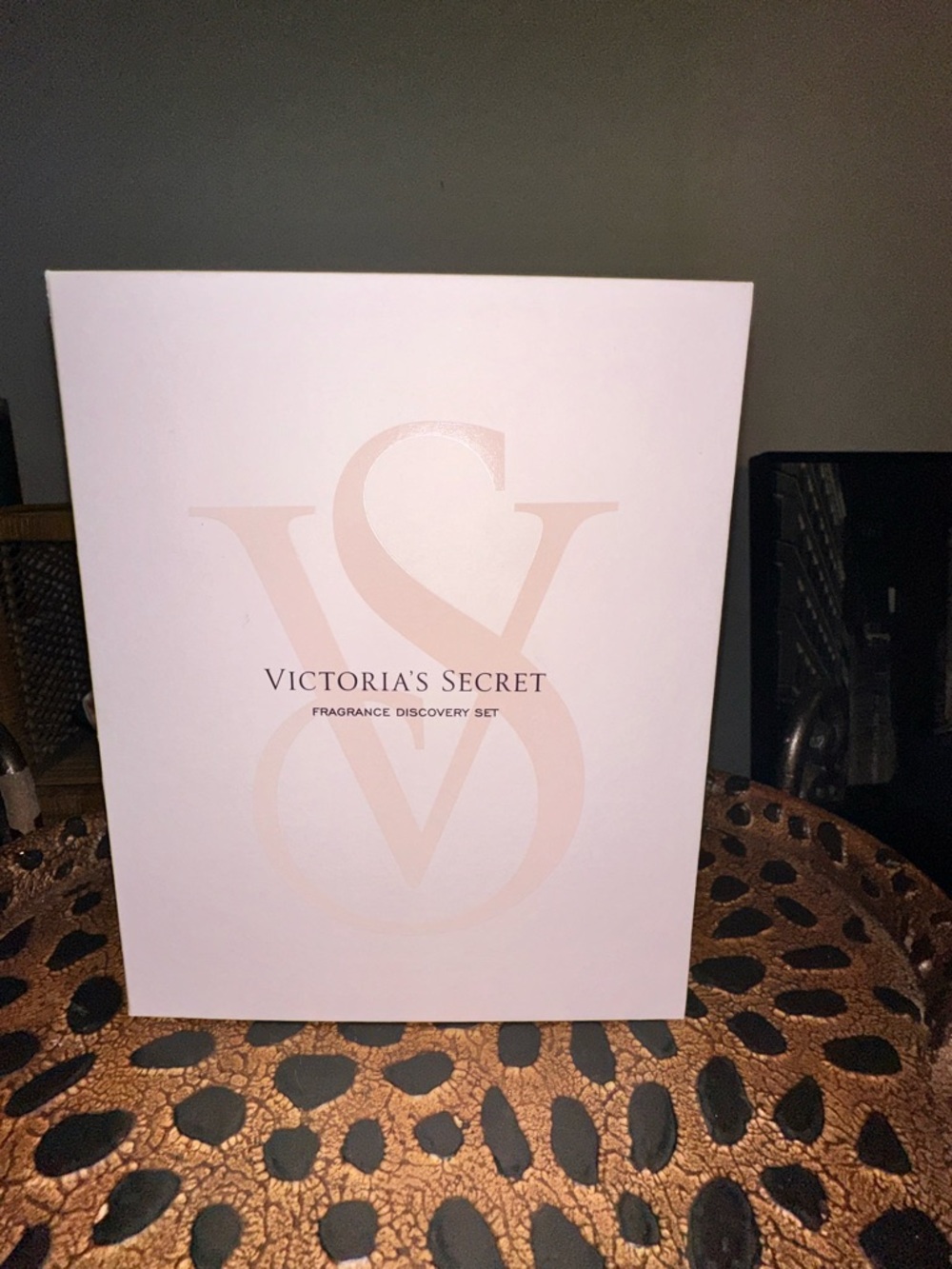 Victoria's Secret Fragrance Discovery Set - White & Cream Packaging - Picture 7 of 7